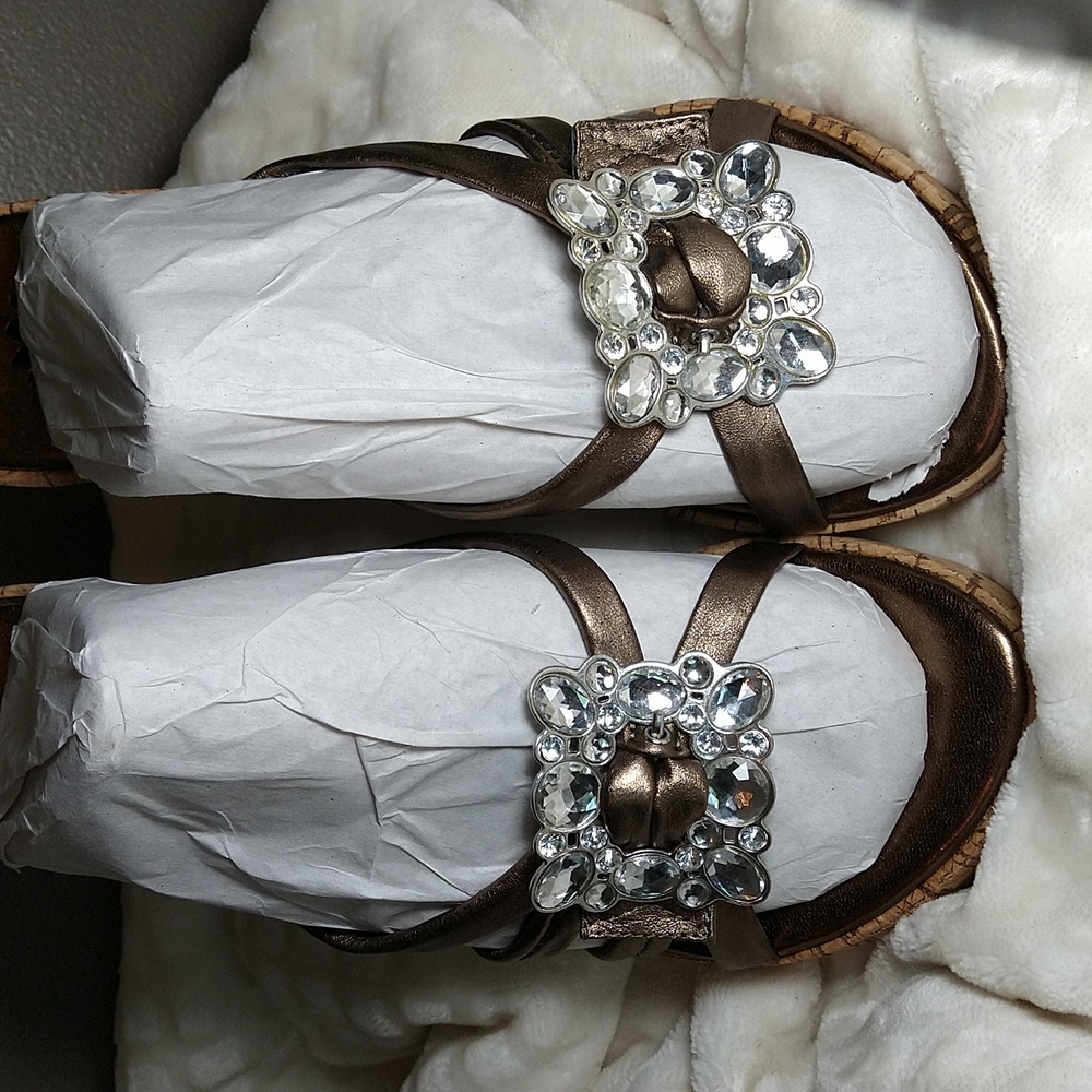 NWOT Yellow Box Cindy Wedge - Picture 2 of 10